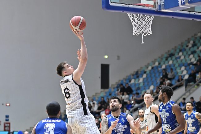 finala campionatului de baschet masculin programata pentru 26 mai csm oradea si u bt cluj se intalnesc pentru a patra oara consecutiv in ultimul act