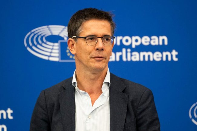 liderul verzilor bas eickhout demisioneaza din parlamentul european dupa ce a fost facuta publica o relatie
