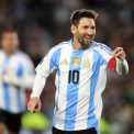 Argentina invinge Islanda inainte de debutul la Cupa Mondiala Messi inscrie dupa ce a intrat pe teren
