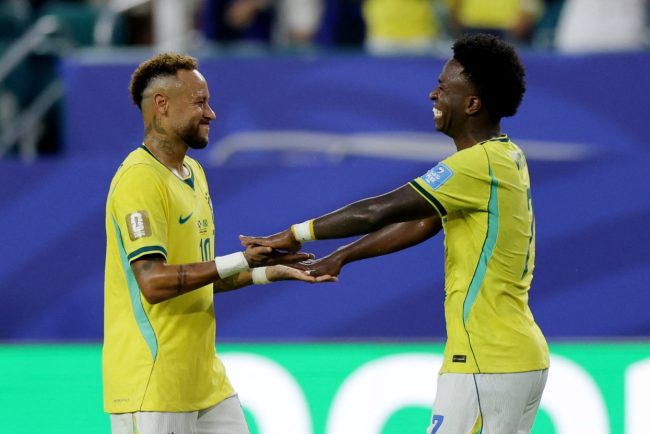 Brazilia invinge Scotia cu 3 0 si castiga grupa Scotienii mai au sanse la calificare dar depend de celelalte rezultate