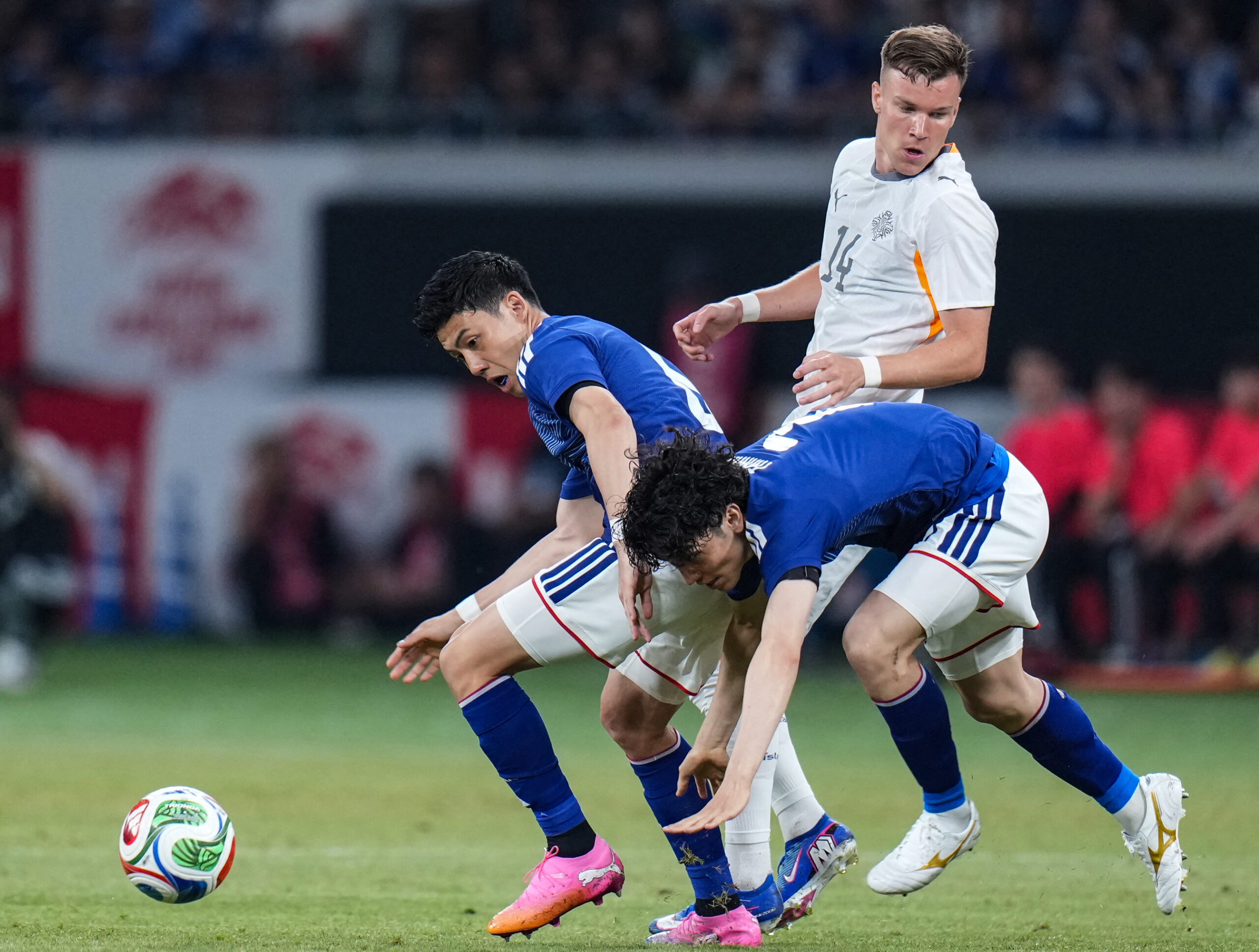 Capitanul Japoniei Wataru Endo nu mai participa la Cupa Mondiala si isi anunta retragerea din nationala