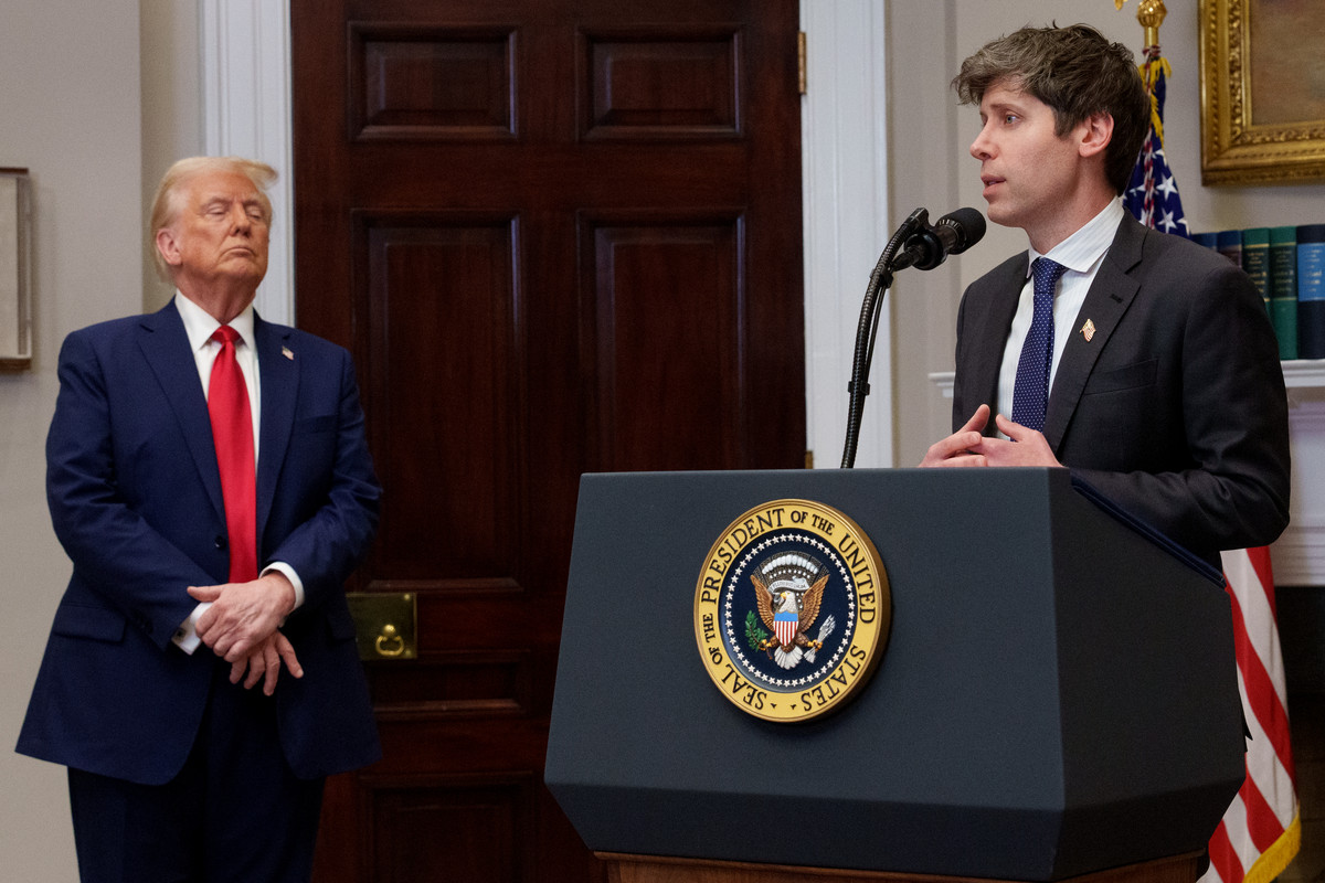Industria tehnologica se confrunta cu schimbarile de parere ale lui Trump in legatura cu inteligenta artificiala