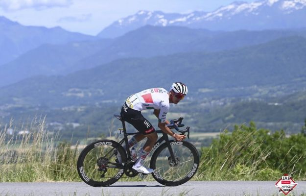 Isaac del Toro castiga etapa sef a Turului Auvergne Rhone Alpes principala competitie pregatitoare pentru Turul Frantei la ciclism in timp ce Tuckwell pastreaza conducerea in clasamentul general