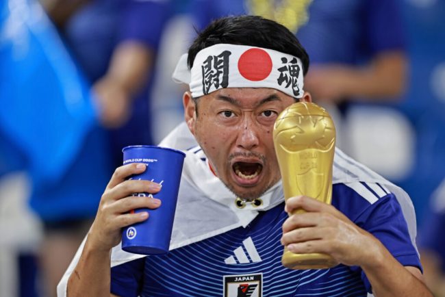 Japonia avanseaza in fazele eliminatorii ale Mondialului dupa 1 1 cu Suedia Olanda castiga grupa iar Tunisia paraseste competitia