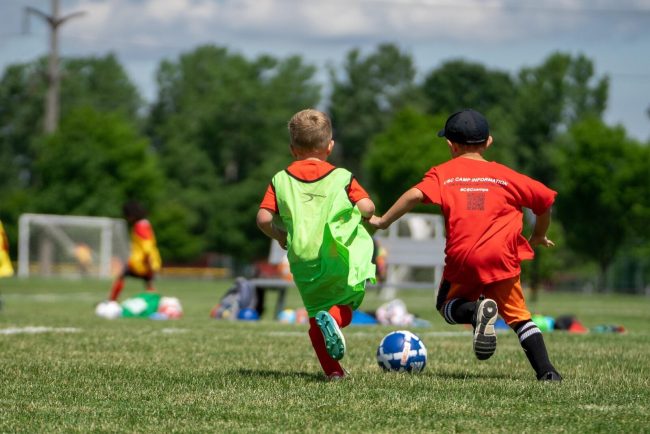 O federaie de fotbal puternic caut viitoarele vedete printr un program de Inteligenta Artificiala