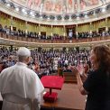 Papa Leo sustine integrarea migrantilor criticand partidele de dreapta din Spania