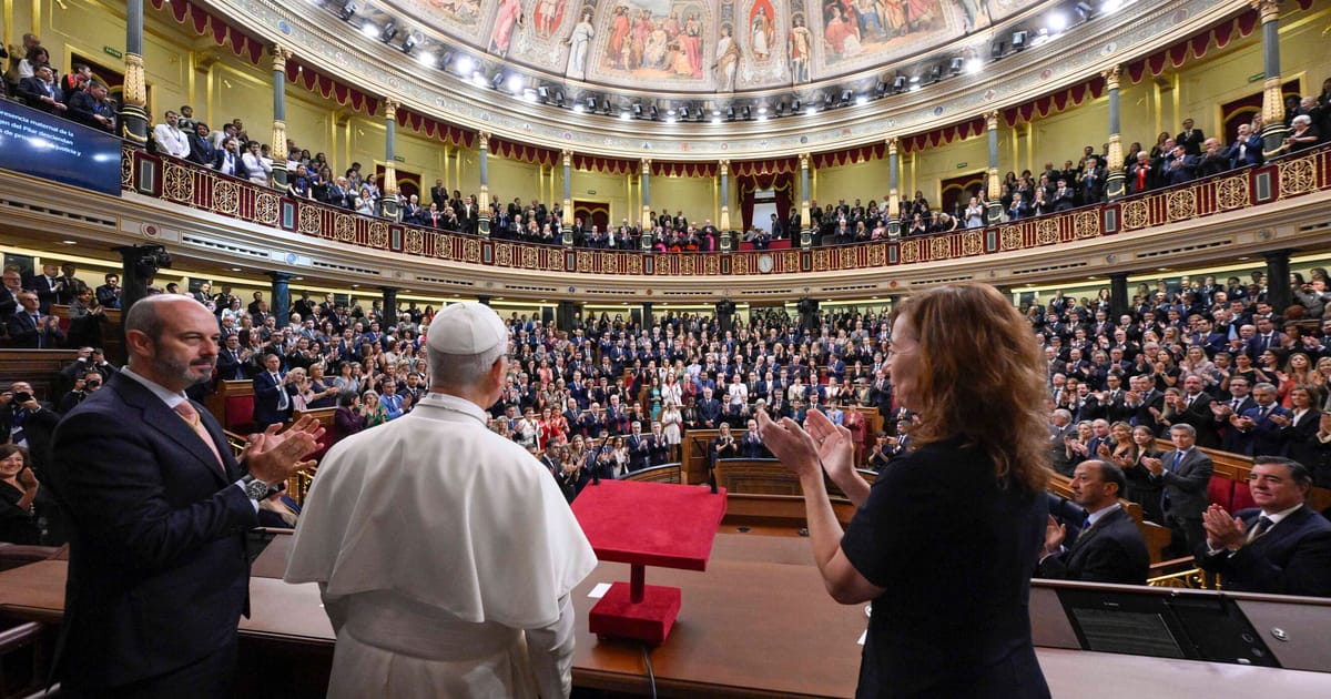 Papa Leo sustine integrarea migrantilor criticand partidele de dreapta din Spania