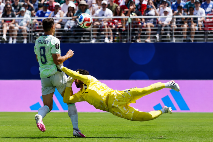 Qatar obține un egal dramatic cu Elveția la Cupa Mondială 2026. Gol marcat în minutul 90+4 pentru 1-1.