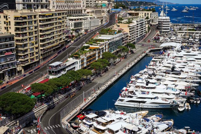 S a descoperit cat cost a sa urmaresti Formula 1 la Monaco de pe iaht