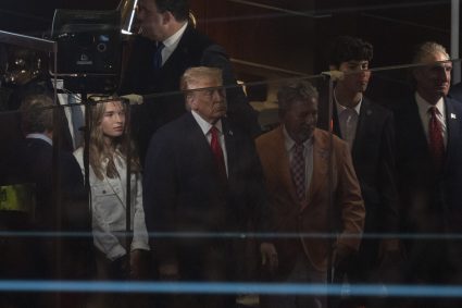 Trump îi felicită pe jucătorii echipei New York Knicks pentru câștigarea titlului NBA: Cele mai importante victorii din istoria baschetului