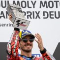 mutare spectaculoasa in motogp francesco bagnaia semneaza un contract pe patru ani cu aprilia racing incepand din 2027