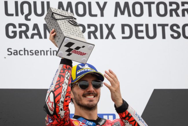 mutare spectaculoasa in motogp francesco bagnaia semneaza un contract pe patru ani cu aprilia racing incepand din 2027