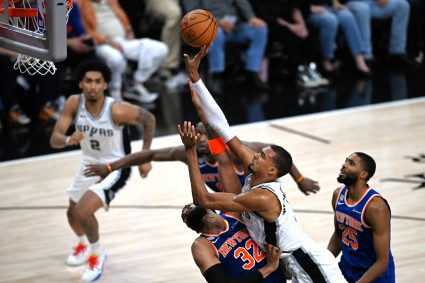 Sub privirile lui Trump, New York Knicks pierde meciul 3 al finalei NBA în fața celor de la San Antonio Spurs. Glamu’ seriei de victorii se oprește la 13.