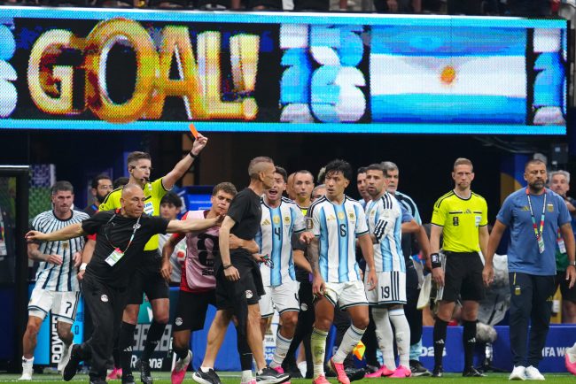 Argentina s a calificat in semifinalele Campionatului Mondial dupa ce a invins Elvetia cu 3 1