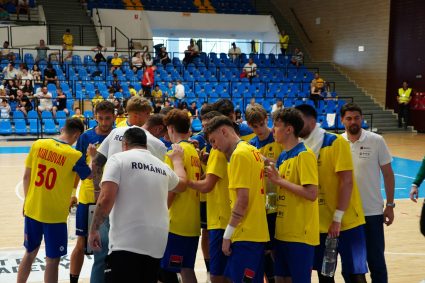 Campionatul European de handbal masculin U20, găzduit de România, începe. Tricolorii își încep parcursul împotriva echipei din Bosnia și Herțegovina.