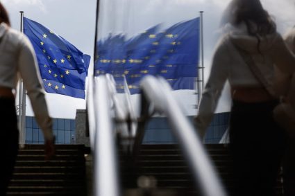 Europenii susțin UE într-un context de pesimism crescând asupra lumii, conform unui sondaj.