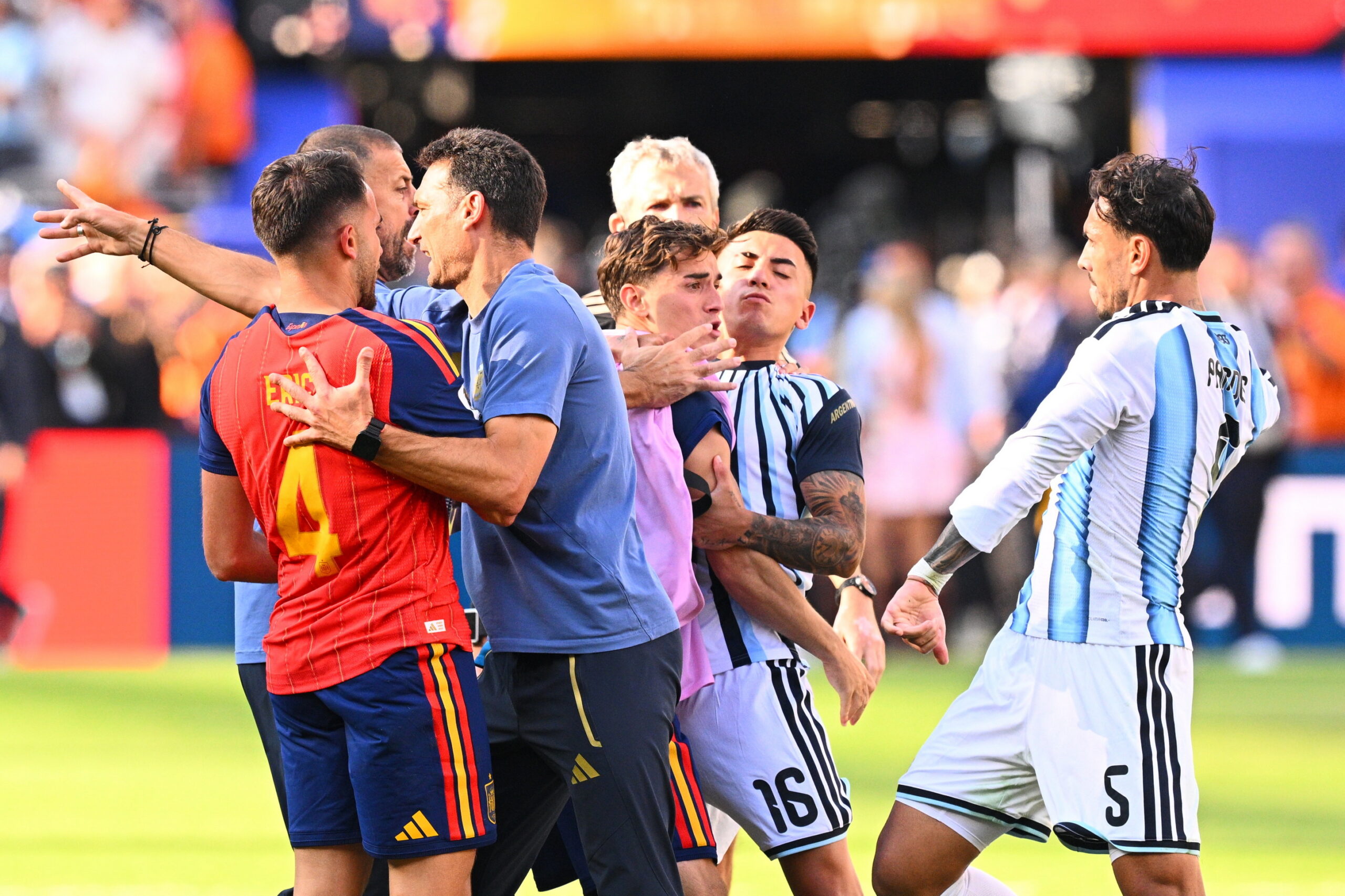 FIFA deschide o ancheta impotriva Argentinei din cauza incidentelor de la finala Cupei Mondiale Mai multi jucatori si membri ai staff ului sub observatie