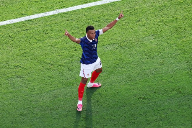 Franta se califica in optimile de finala dupa 3 0 cu Suedia Mbappe a stralucit