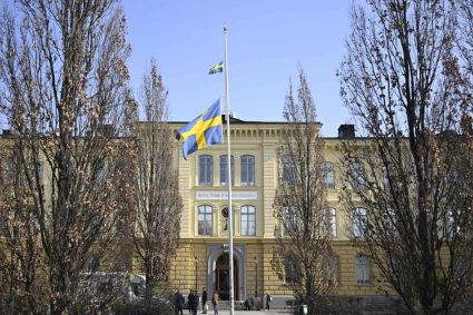 In interiorul luptei Stockholm ului pentru a proteja copiii de bande