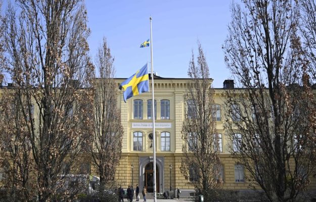 In interiorul luptei Stockholm ului pentru a proteja copiii de bande