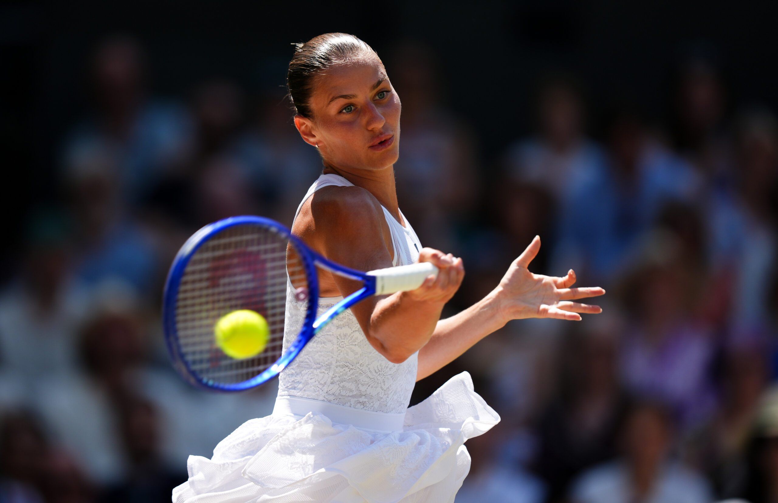 Kostiuk si Noskova completeaza careul de asi la Wimbledon Ambele jucatoare in premiera in semifinale la Londra