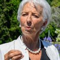 Lagarde sugereaza o retragere timpurie a BCE pentru a influenta campania prezidentiala din Franta
