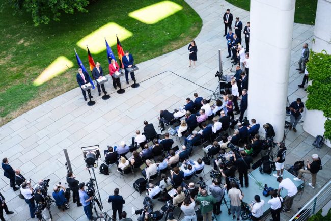 Liderii coalitei germane ajung la un acord pentru reforma fiscala in vederea inversarii pierderilor considerabile de popularitate