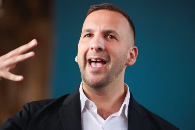 Liderul ecologist Polanski sustine ca Burnham nu poate sa stea pe gard ca Starmer