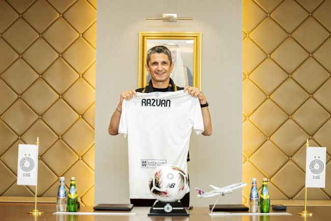 Razvan Lucescu a semnat cu o noua echipa dupa despartirea de PAOK Ce salariu va primi antrenorul roman
