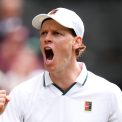 Sinner si Djokovic avanseaza in optimile de finala la Wimbledon Sarbul egaleaza un record detinut de Federer