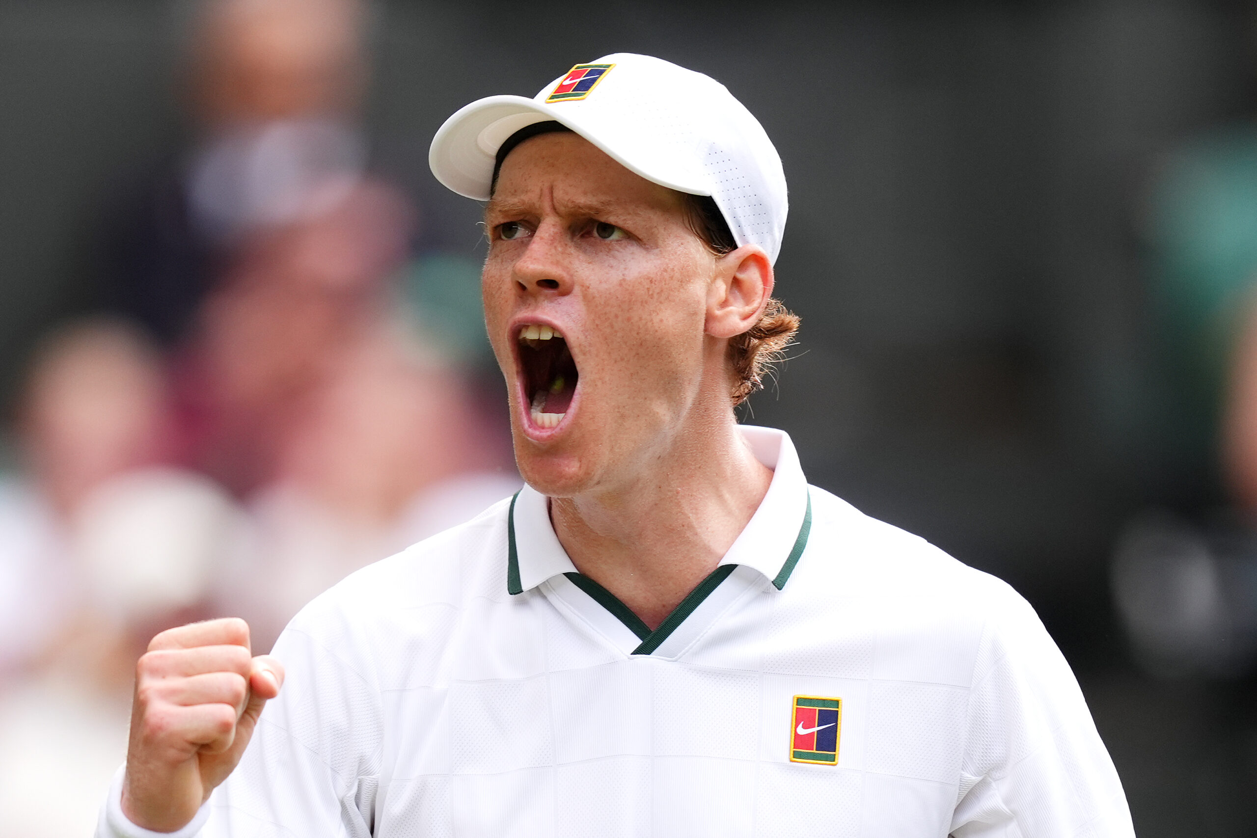 Sinner si Djokovic avanseaza in optimile de finala la Wimbledon Sarbul egaleaza un record detinut de Federer