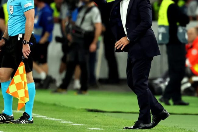 Timeout ul transforma fotbalul la Cupa Mondiala 2026 Antrenorii discuta despre o revolutie