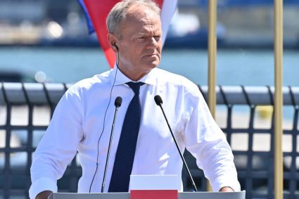 Tusk îndeamnă Ucraina să contribuie la îmbunătățirea relațiilor cu Polonia