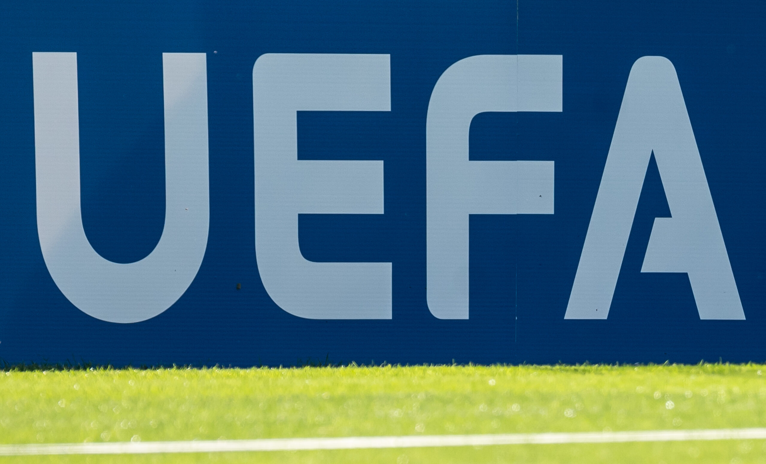 UEFA a secondat o noua reactie cu privire la planul de vanzare a Cupei Mondiale Ce critici formuleaza la adresa FIFA