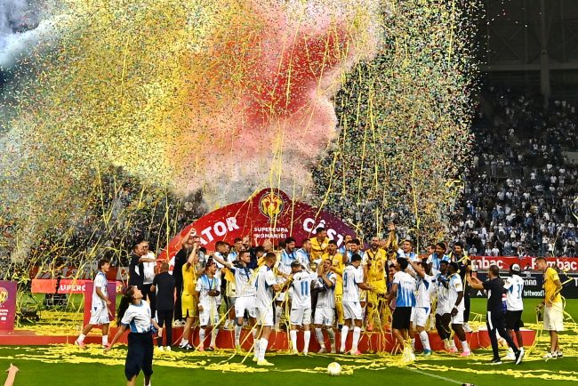 Universitatea Craiova a invins U Cluj la loviturile de departajare si a castigat Supercupa Romaniei