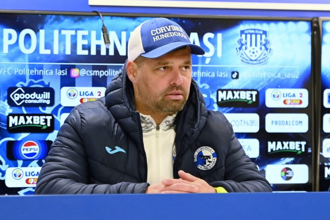 surpriza startului de sezon in superliga florin maxim numit antrenor al etapei dupa victoria corvinului