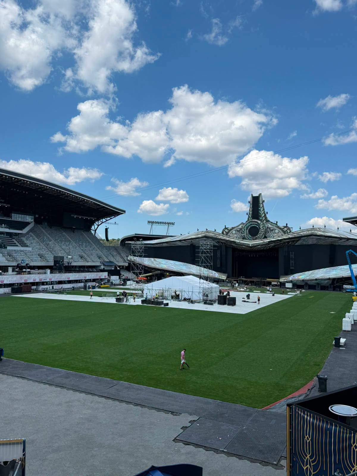 Aspectul gazonului de pe Cluj Arena dupa patru zile de UNTOLD Rezultatul este surprinzator
