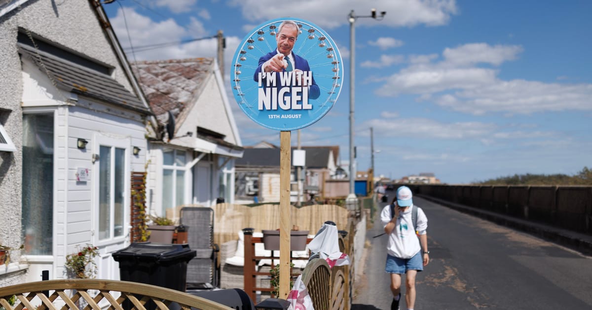 Nigel Farage se afirma ca erou al comunitatii in efortul de a castiga Clacton