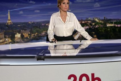 O cunoscut a ancora de stiri isi da demisia pe fondul lansarii candidaturii partenerului ei pentru presedintia Frantei