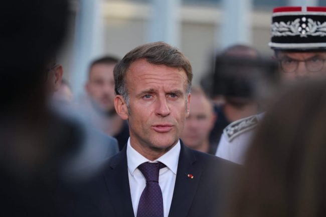 O instanta din Franta respinge interdictia retelelor sociale pentru minorii sub 15 ani