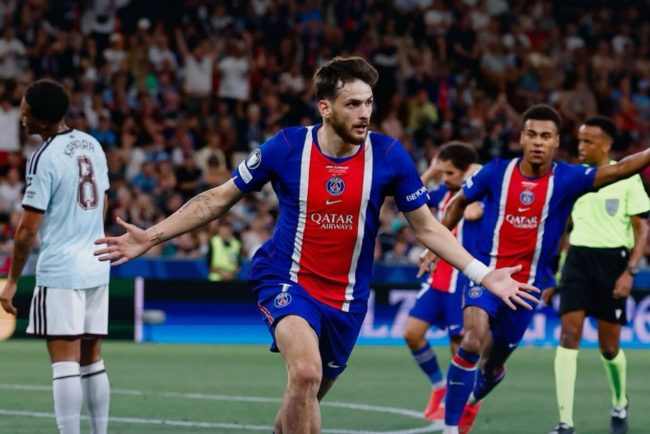 PSG a castigat Supercupa Europei dupa 2 1 impotriva Aston Villa Un tanar de 17 ani a intrat in istoria competitiei