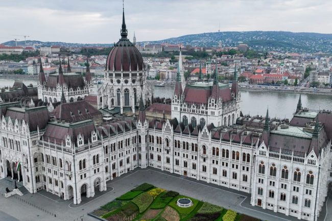 Partidul Magyar isi exprima sprijinul pentru fostul presedinte al Curtiei Supreme in cursa pentru functia de presedinte al Ungariei