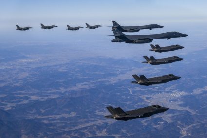Trump îi cere lui Hegseth să diminueze exercițiile militare comune cu Coreea de Sud.