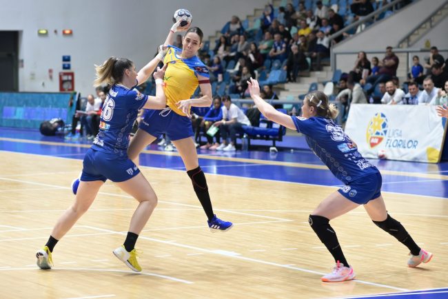 Vesti bune pentru Corona Brasov si nationala feminina de handbal Sorina Grozav nu necesita interventie chirurgicala