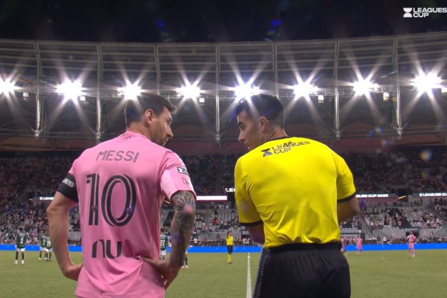 apariie surprinzatoare pe terrenul de fotbal leo messi s a intors la inter miami dupa decesul tatalui sau