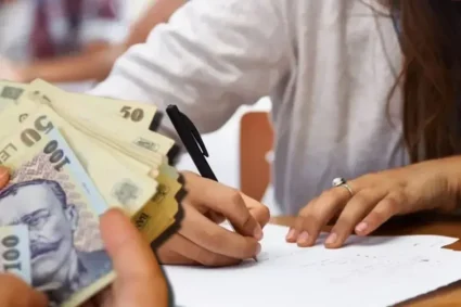 Bursa tehnologică 2026-2027: cât primesc elevii și ce condiții sunt