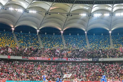 Incidente la Dinamo-Farul: torță care a lovit două persoane. Amenzi de 14.700 lei