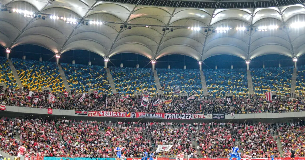 Incidente la Dinamo-Farul: torță care a lovit două persoane. Amenzi de 14.700 lei