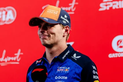 Verstappen pornește ultimul într-o cursă de karting cu 100 de piloți la Silverstone