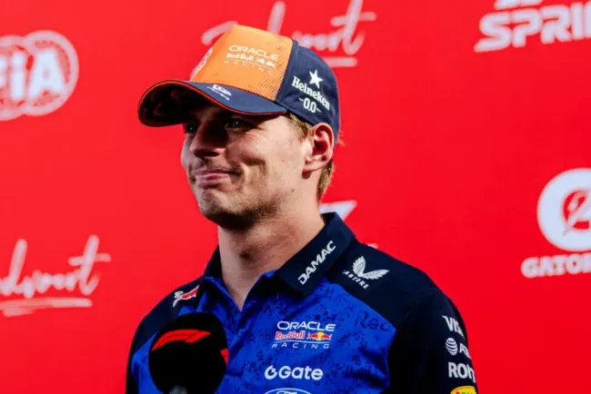 Verstappen pornește ultimul într-o cursă de karting cu 100 de piloți la Silverstone